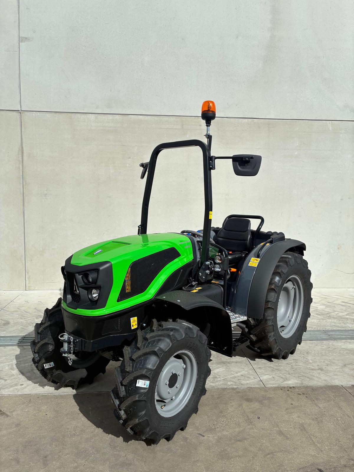 Deutz-Fahr 3050 Platform tractor